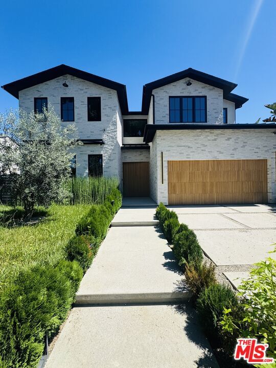 Building Photo - 4740 Sunnyslope Ave