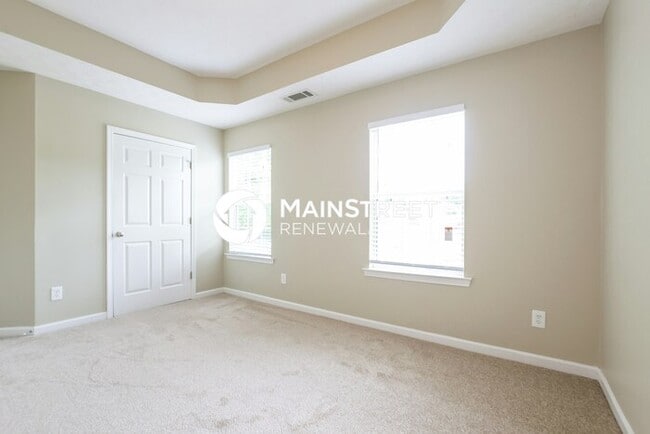 Building Photo - 3 Bedroom Pet-Friendly Home in College Park, GA with Main Street Renewal