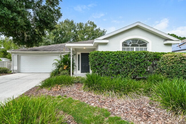 Building Photo - 28546 Tall Grass Dr