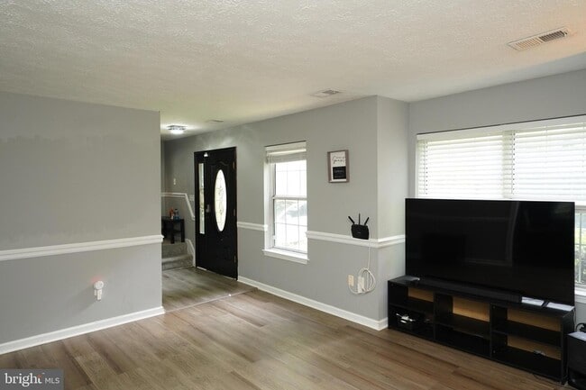 Building Photo - 4120 Lancaster Cir