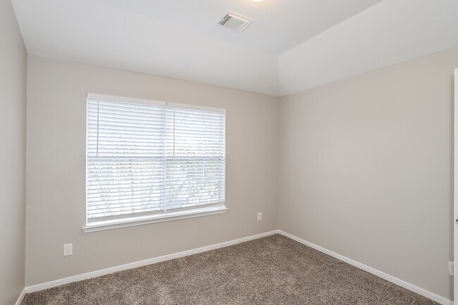 Building Photo - 16318 Autumn Leigh Dr
