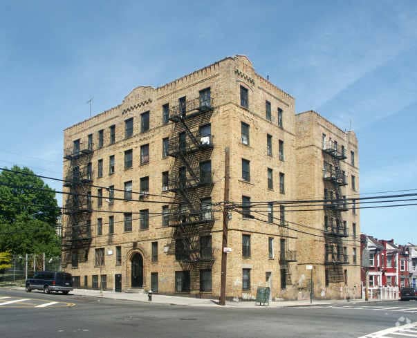 Primary Photo - 1315 Lafayette Ave