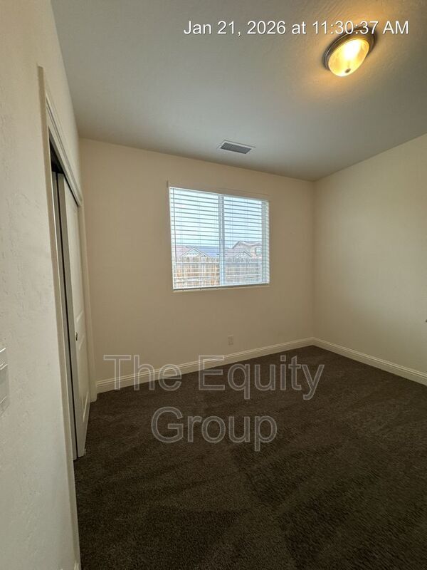 Building Photo - 1829 W Prescott Ave