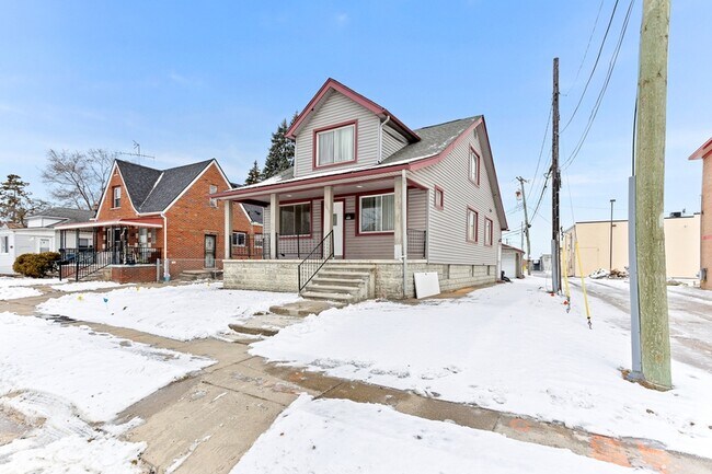 Building Photo - 7645 Fisher Ave