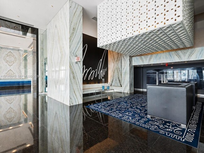 Building Photo - 335 S Biscayne Blvd