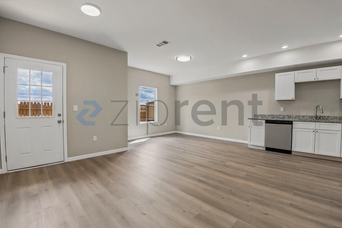 Building Photo - Unit Unit 2
