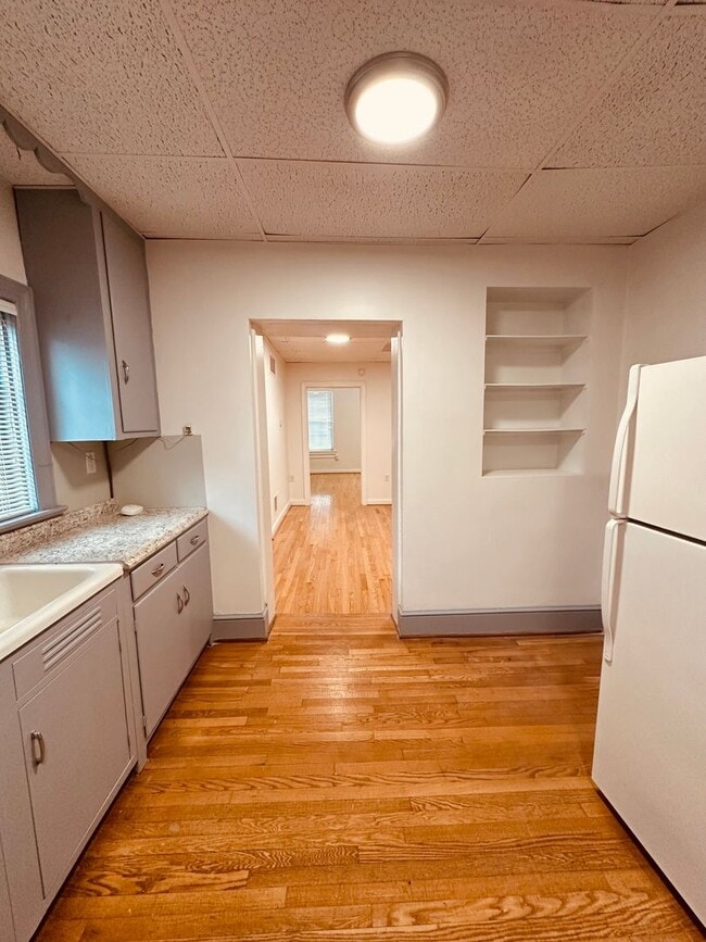 Building Photo - 102 E King St