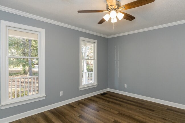 Building Photo - 508 Somerset Dr