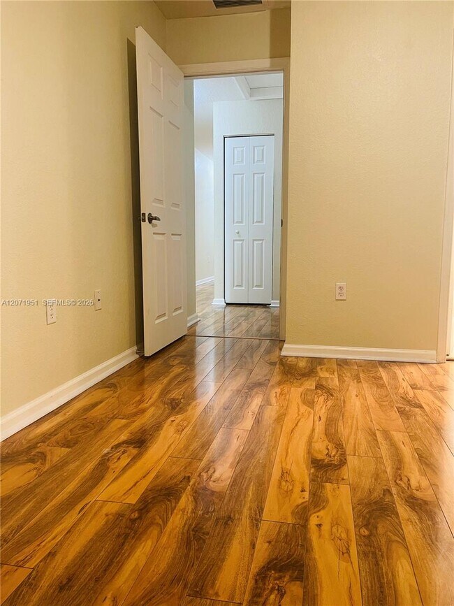 Building Photo - 6364 Landings Way