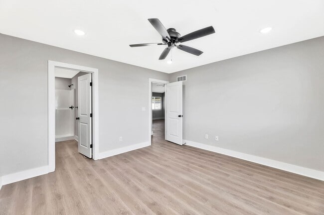 Building Photo - 5378 N Toben Dr