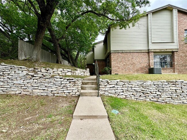 Building Photo - 1804 Capital Pkwy