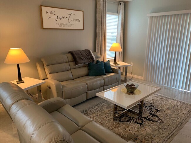 Building Photo - ALMOST NEW 3/2 HOME close to everything!!  BEAUTIFUL WITH LOTS OF UPGRADES!
