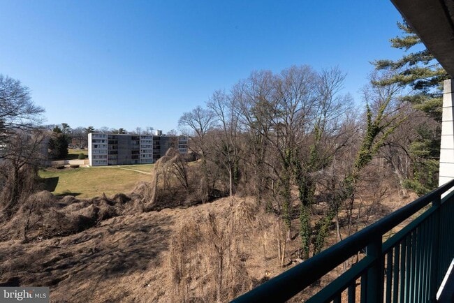 Building Photo - 1804 Metzerott Rd