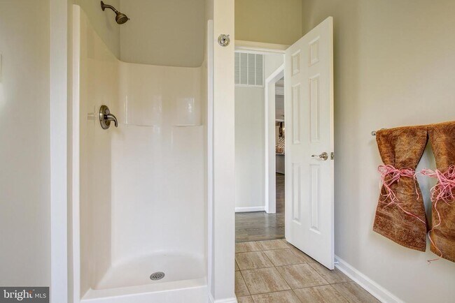 Building Photo - 710 Parrish Farm Ln