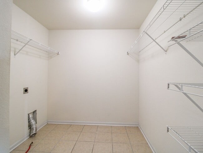 Building Photo - Modern and updated home in desirable East ...