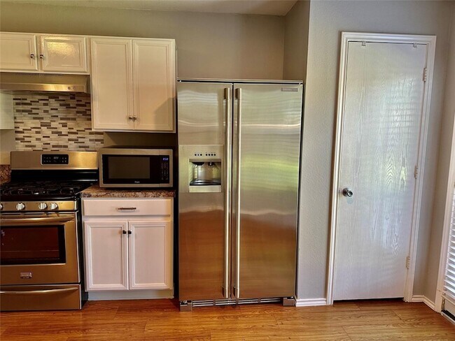 Building Photo - 29631 Evergreen Hills Dr