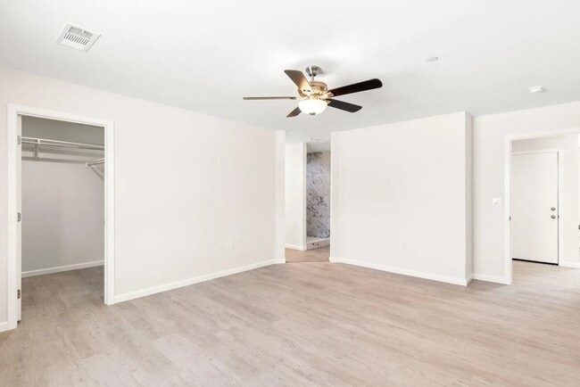 Building Photo - 21471 Reed Pl