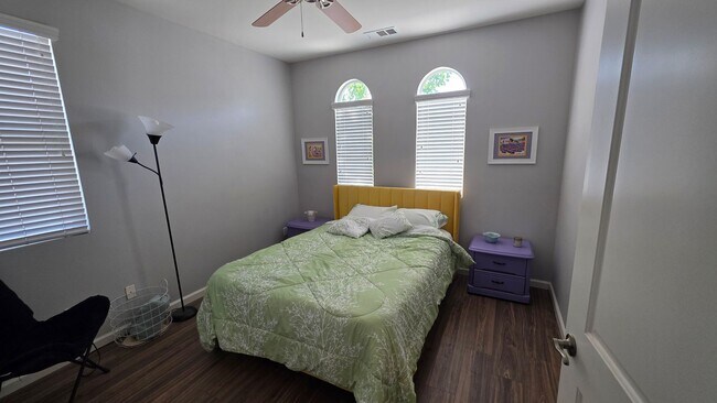 Building Photo - GORGEOUS TOWNHOME IN THE HEART OF SOUTH TEMECULA!
