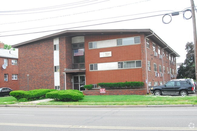 Building Photo - Melrose Court