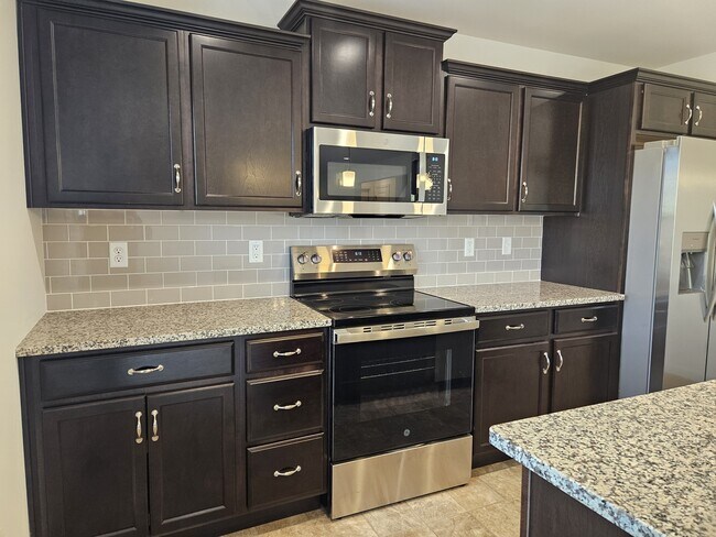 Building Photo - 118 Rhodolite Ln