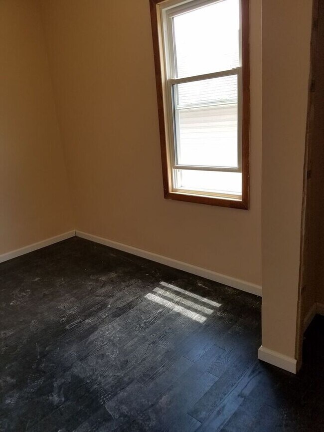 3rd Floor 1Bedroom Efficiency Apartment 431 Summer Ave Newark NJ