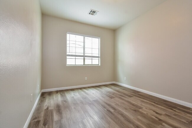 Building Photo - 613 Ryan Peak Ln