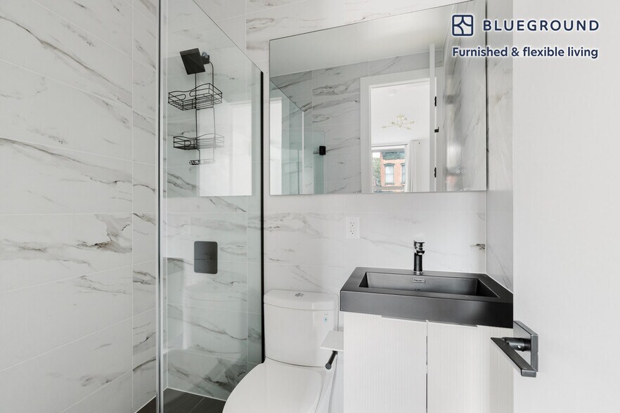 Building Photo - 250 Union Ave