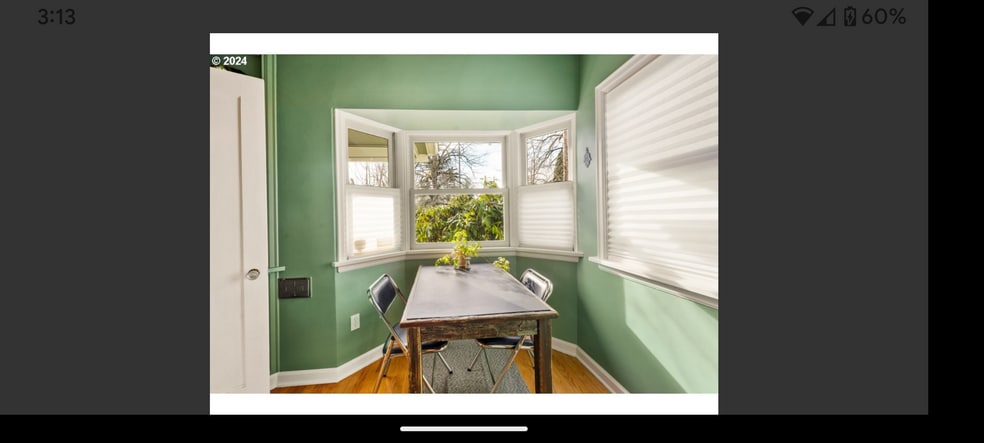 Breakfast nook - 5625 SE Powell Blvd