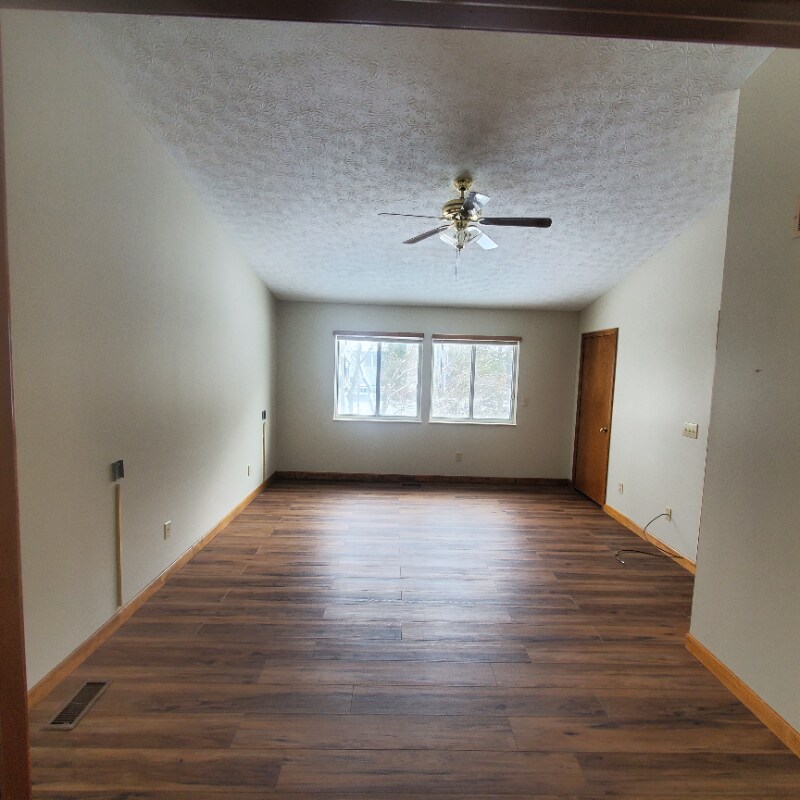 Building Photo - 315 High Meadows Village Dr