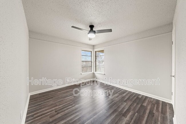 Building Photo - 4402 Seabreeze Dr