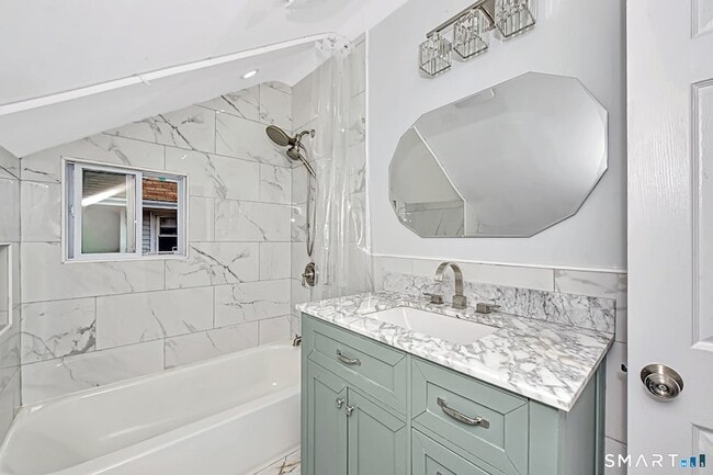 Building Photo - 463 Wilmot Ave