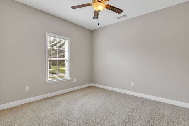 Building Photo - 1821 Old Carriage Trail