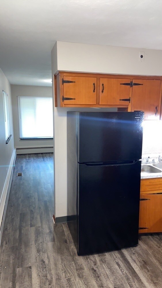 Building Photo - 536 S Main St