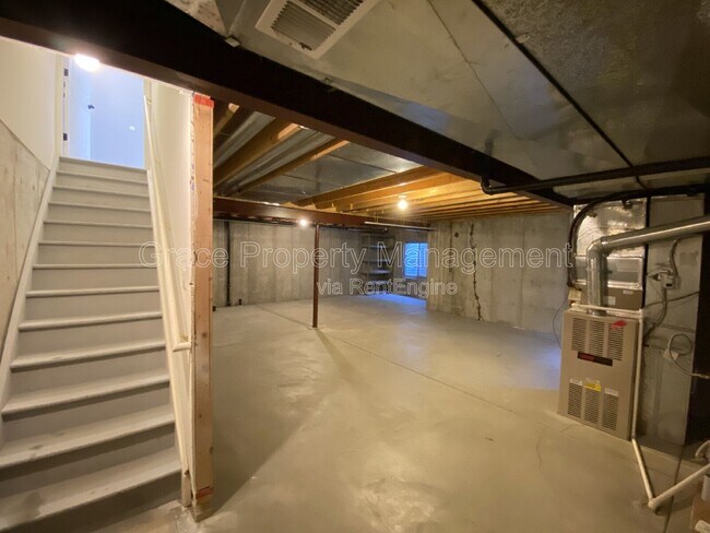 Building Photo - 1210 E 130th Ave