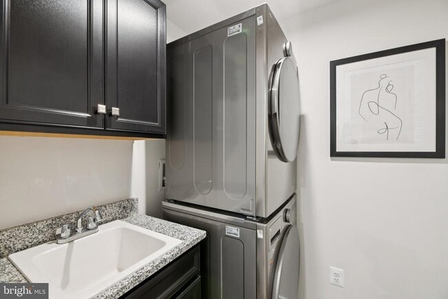 Building Photo - 10960 Presidential Pkwy