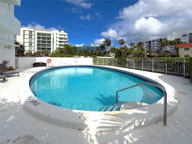 Building Photo - 1075 92nd St