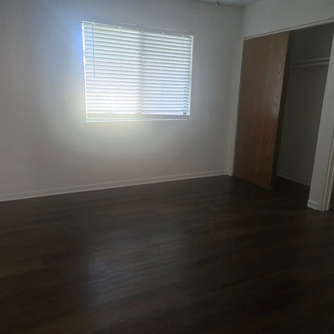 Building Photo - 329 Mabry St
