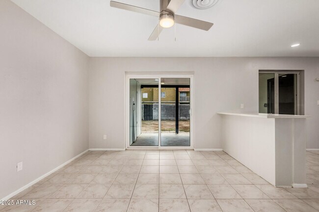 Building Photo - 3419 W Glenn Dr