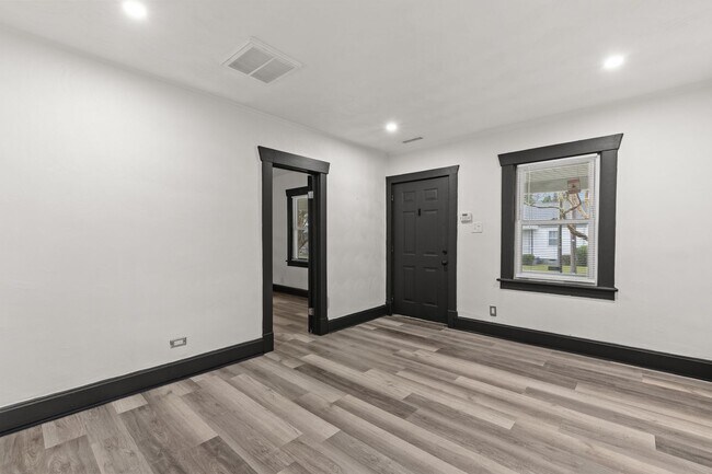 Building Photo - Beautiful Modern Home for Rent in Norfolk