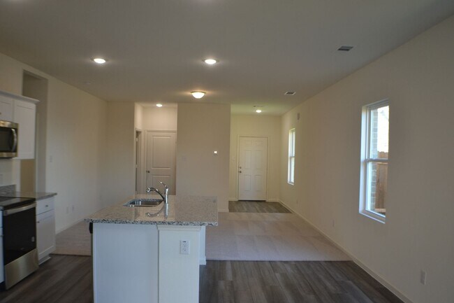 Building Photo - 6417 Bishop Dr