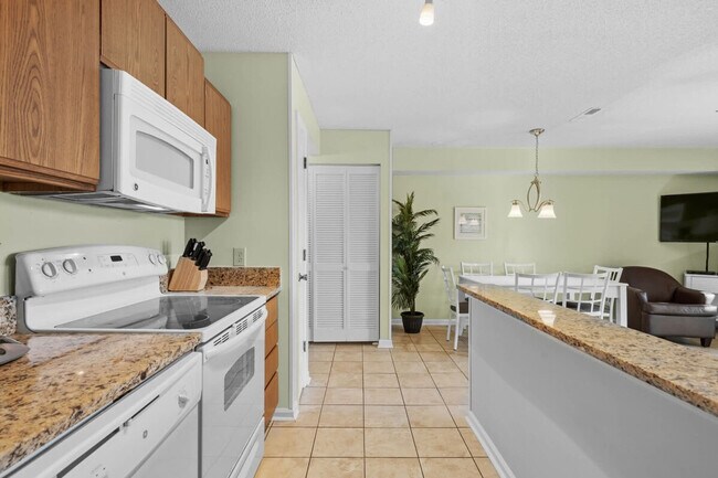 Building Photo - 203 Double Eagle Dr