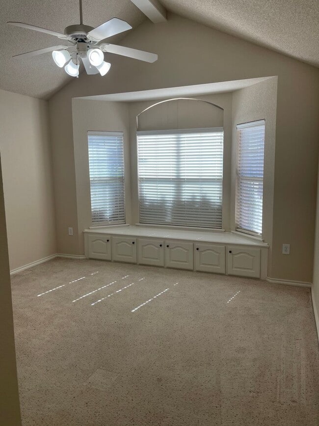 Building Photo - 4 Bedroom in Bacon Crest