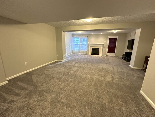 Building Photo - End-Unit Townhome in Owings Mills
