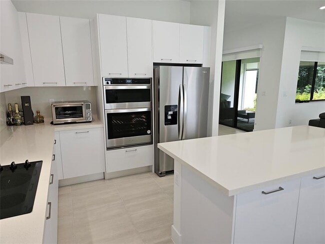 Building Photo - 10396 SW 57th Ct