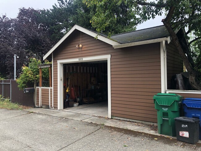 Building Photo - Beautiful Madison Valley Craftsman