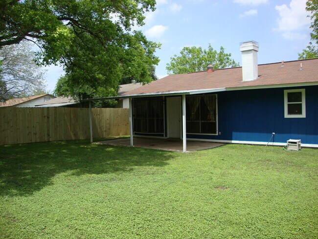 Building Photo - Pipers Meadow