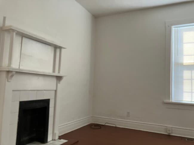 Building Photo - 2026 Clark St