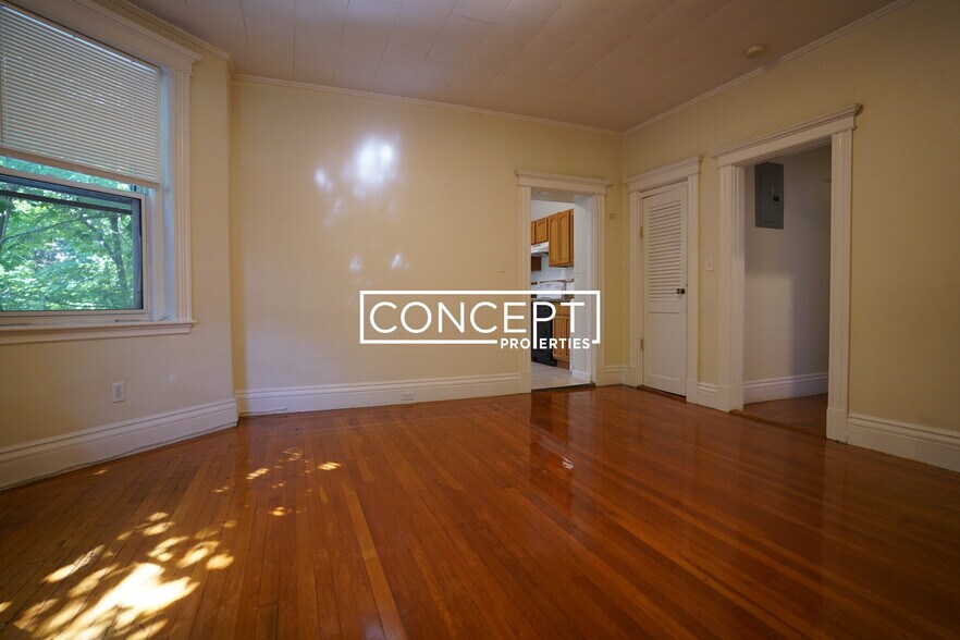 Building Photo - 18 Euston St