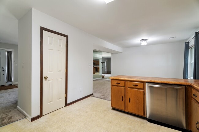 Building Photo - 5285 Afton Way