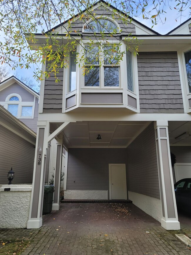 Primary Photo - NEW LISTING! Townhouse in Haymount! 3 Bedr...